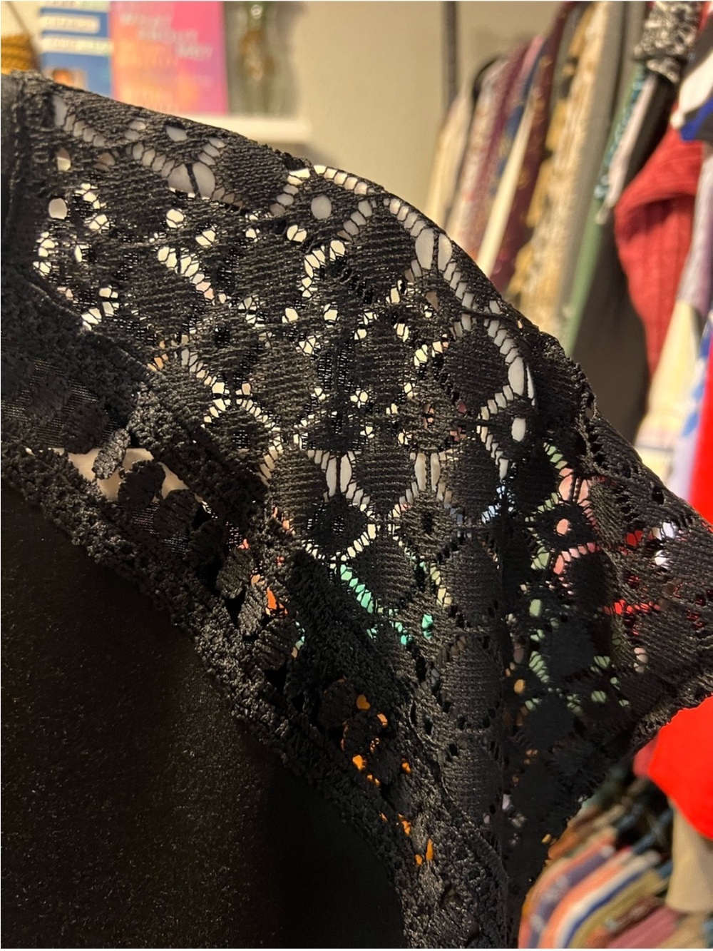 🎯 2/$5 Women's Black Lace Sleeve Short Sleeve Top - Picture 3 of 4